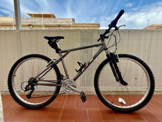 Bicicleta GT Outpost rueda 26” talla 16”