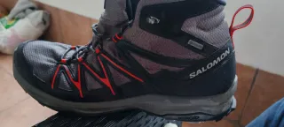Botas de montaña Salomón 46,5.
