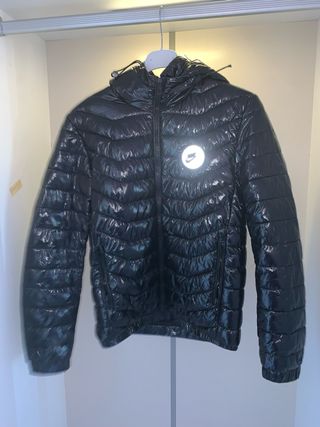 Abrigo Nike Negro con Capucha