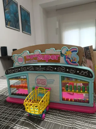 Supermercado Barriguitas. Incluye tres muñecas.