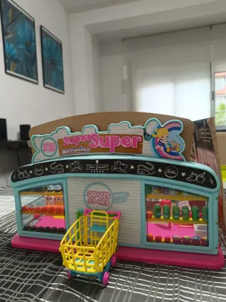 Supermercado Barriguitas. Incluye tres muñecas.