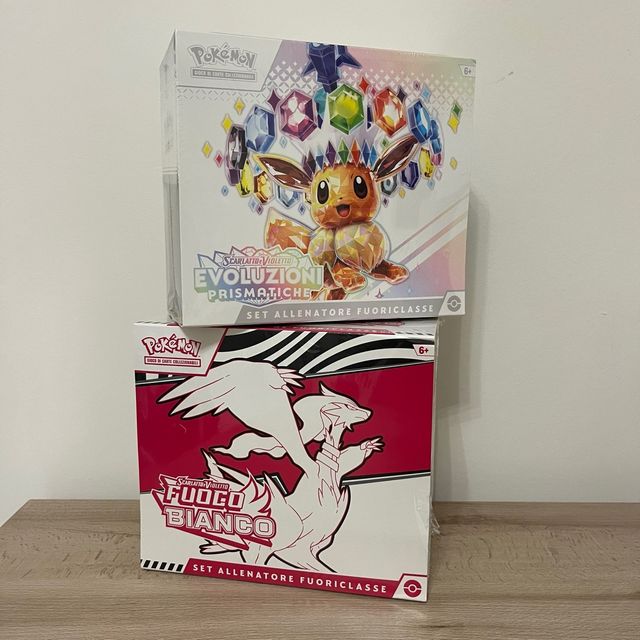 Set Allenatore Fuoriclasse Pokémon ETB Fuoco Bianc