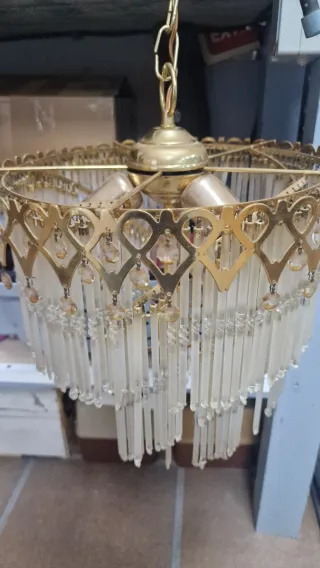 Lámpara dorada 4 bombillas lágrimas cristal