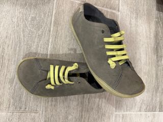 Zapatos Camper Grises Cordones Amarillos