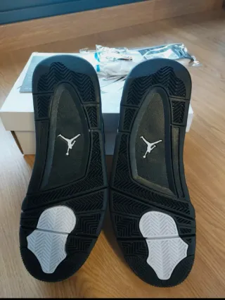 Jordan 4 Retro White Thunder (GS)
