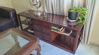 Muebles de salón: Sofá, mesa y aparador