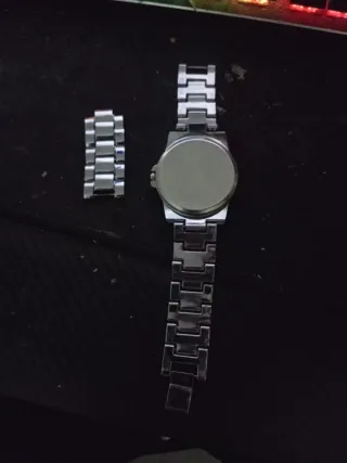 Reloj de diamantes plateado