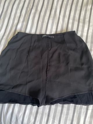 Falda pantalón Zara negra botones