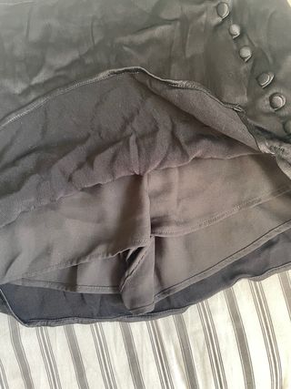 Falda pantalón Zara negra botones