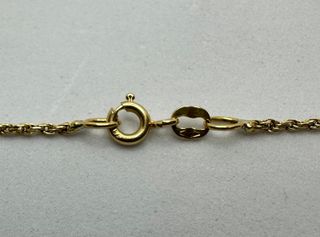 Cadena Salomónica de oro de 18k, 5.69 g, 64 cm.