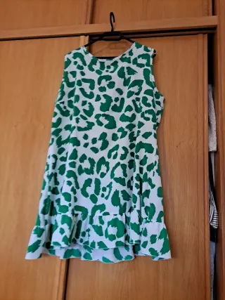 Vestido de verano verde y blanco