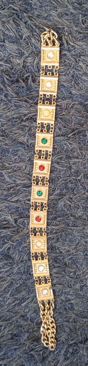 Cintura oro con pietre verdi e rosse