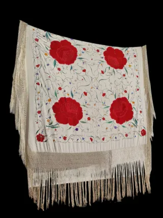 Mantón de Manila Antiguo Bordado Flores Rojas