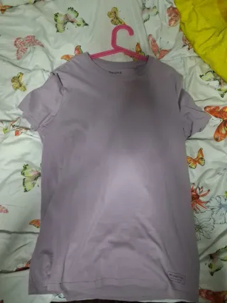 Camiseta Bershka Morada Talla M