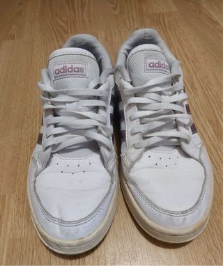 Zapatillas Adidas Blancas y Moradas