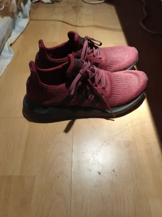 Zapatillas Adidas Rojas y Negras
