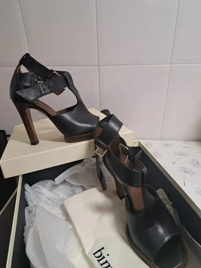 Sandalias Bimba y Lola Negras Talla 38