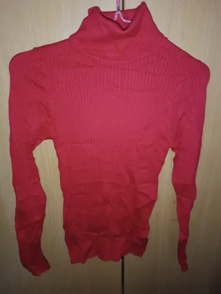 Jersey cuello alto rojo