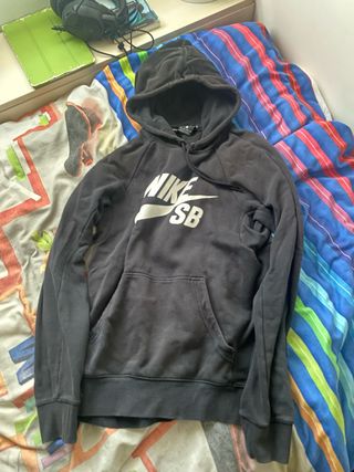 Sudadera Nike SB Negra con Capucha
