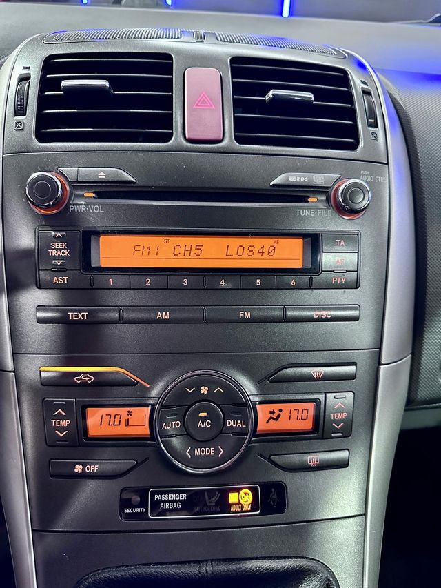 TOYOTA Auris 2.0 D4D Sol Unico Dueño