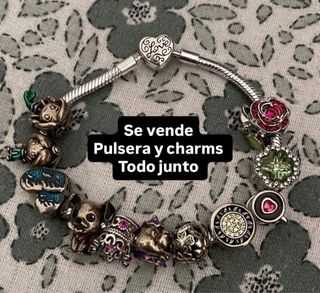 Pulsera Pandora con charms de Disney y fanstasia