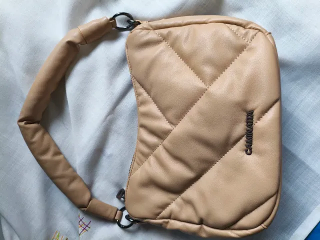 Bolso bandolera y monedero. A estrenar. CAMINATTA