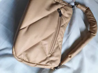 Bolso bandolera y monedero. A estrenar. CAMINATTA