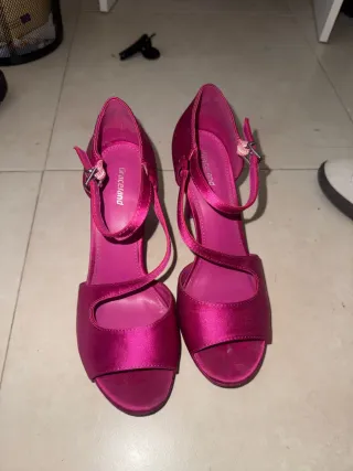 Zapatos de tacón rosa