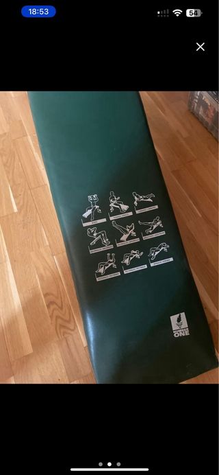 Banco de gimnasio inclinado para abdominales