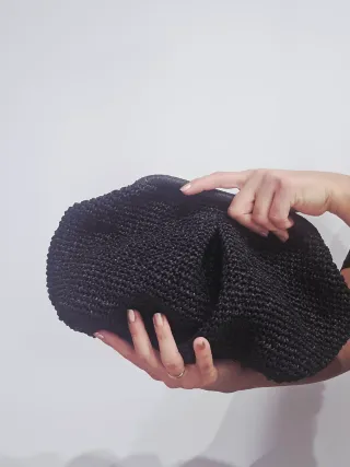 Clutch- Bolso de mano artesanal negro