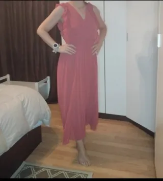 Vestido rosa con volantes
