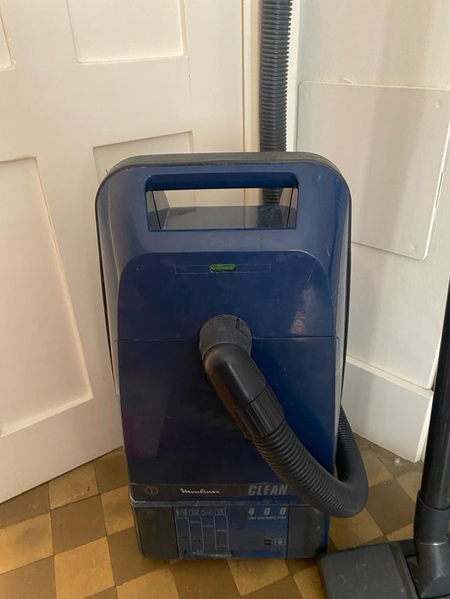 Aspiradora Moulinex con bolsa