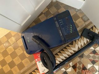 Aspiradora Moulinex con bolsa