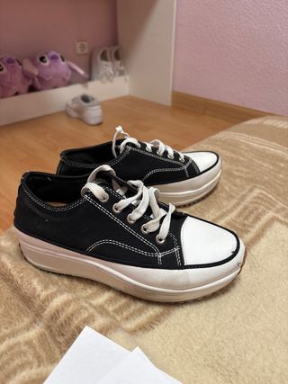 Zapatillas Vans Negras y Blancas