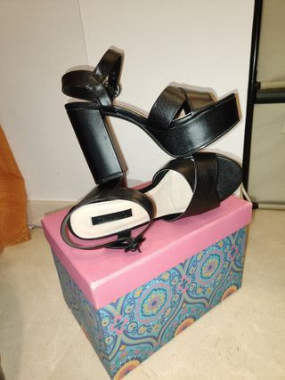 Sandalias de tacón negras talla 37