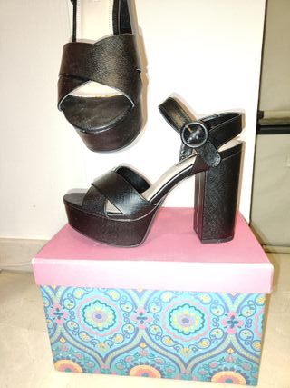 Sandalias de tacón negras talla 37