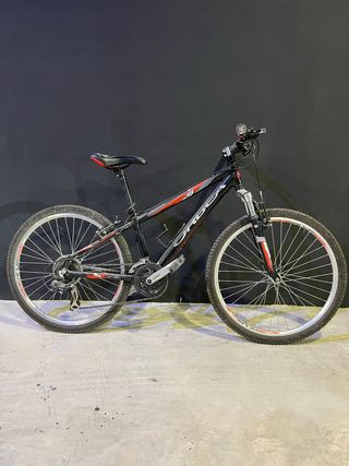 Bicicleta Orbea Negra y Roja