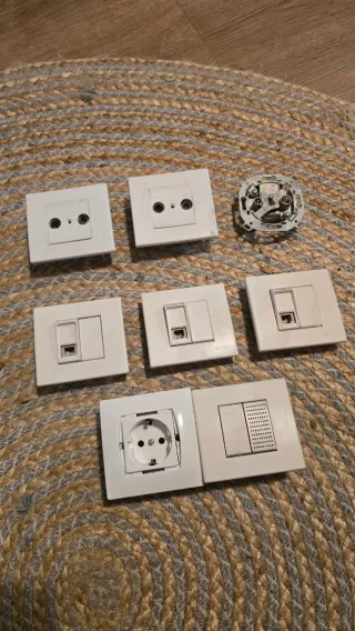 Pack mecanismos eléctricos TV, Teléfono y Timbre