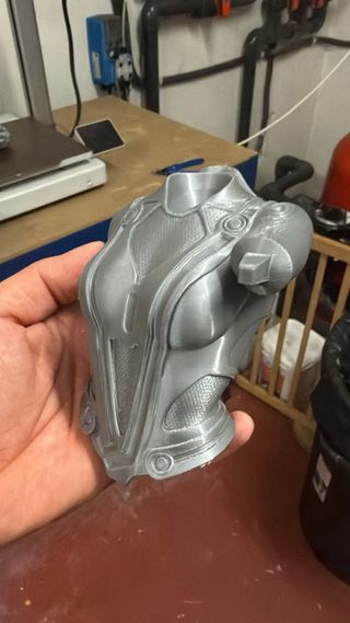 Figura Tron para Raúl