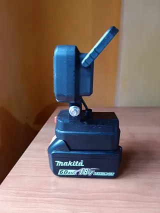 Batería y foco Makita 18V 6.0Ah