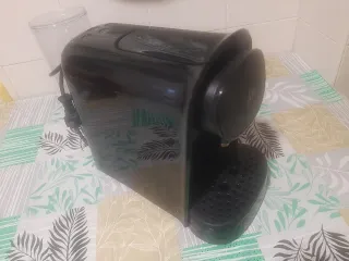 Cafetera Dolce Gusto Negra