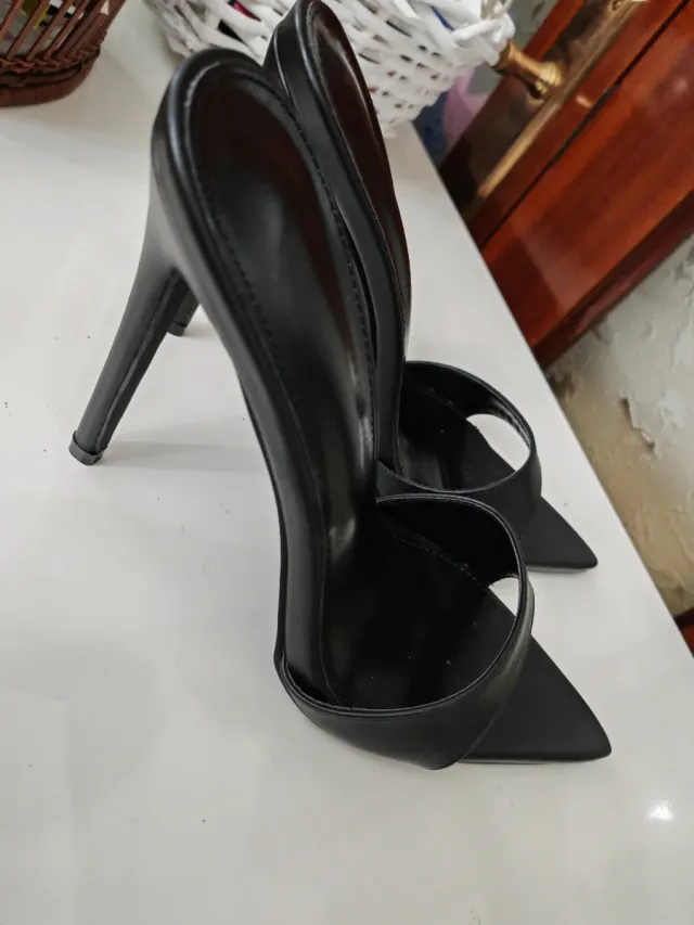 Tacones negros talla 36
