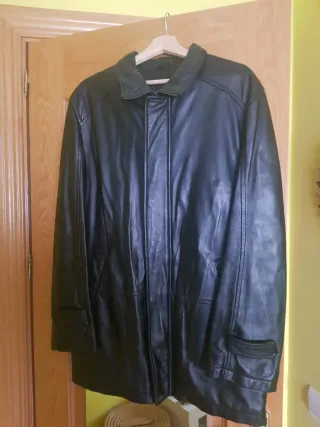 Abrigo negro cuero auténtico 