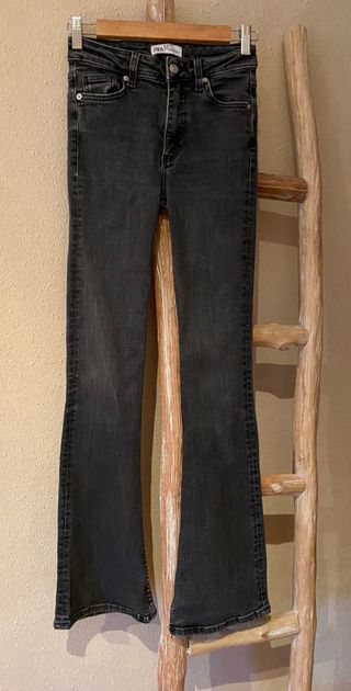 Jeans Zara Mujer Negros, ajustados y acampanados
