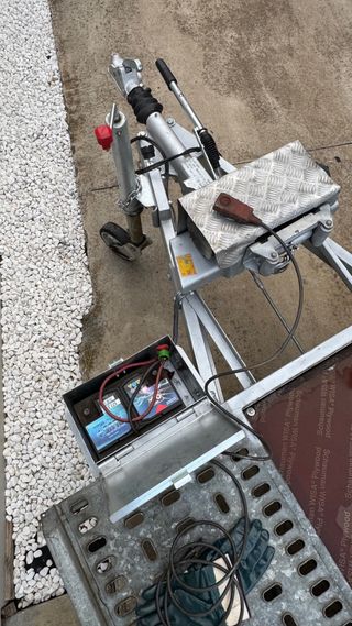 Remolque coches. 2024 Semi nuevo. 2.000 k. de PMR