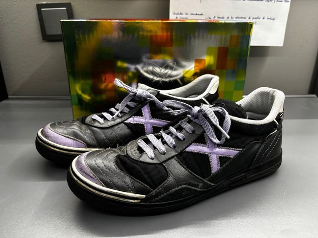 Zapatillas Munich Negras y Moradas