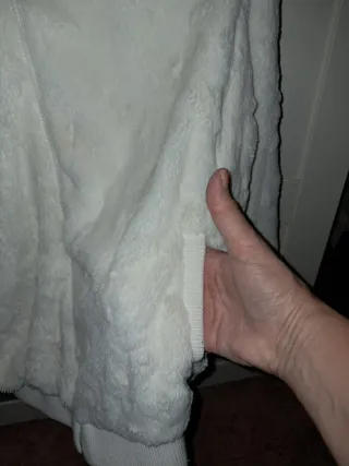 Chaqueta blanca pelito con capucha