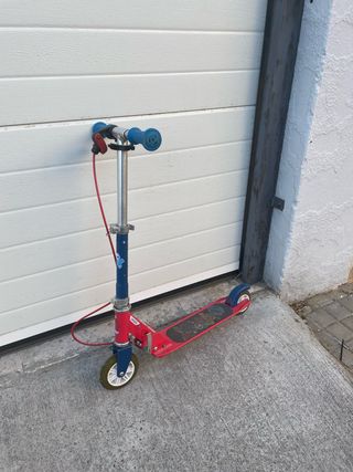 Patinete infantil rojo y azul Oxelo 
