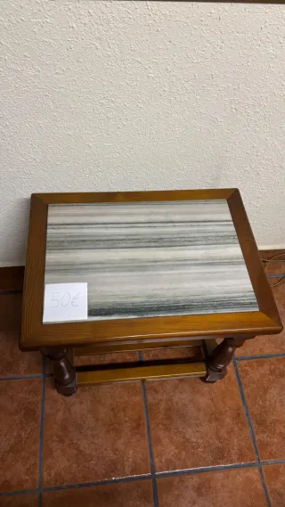 Mesa auxiliar madera y mármol