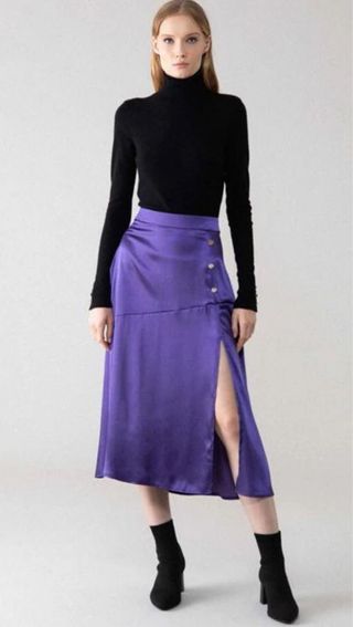 Gonna viola in satin con spacco